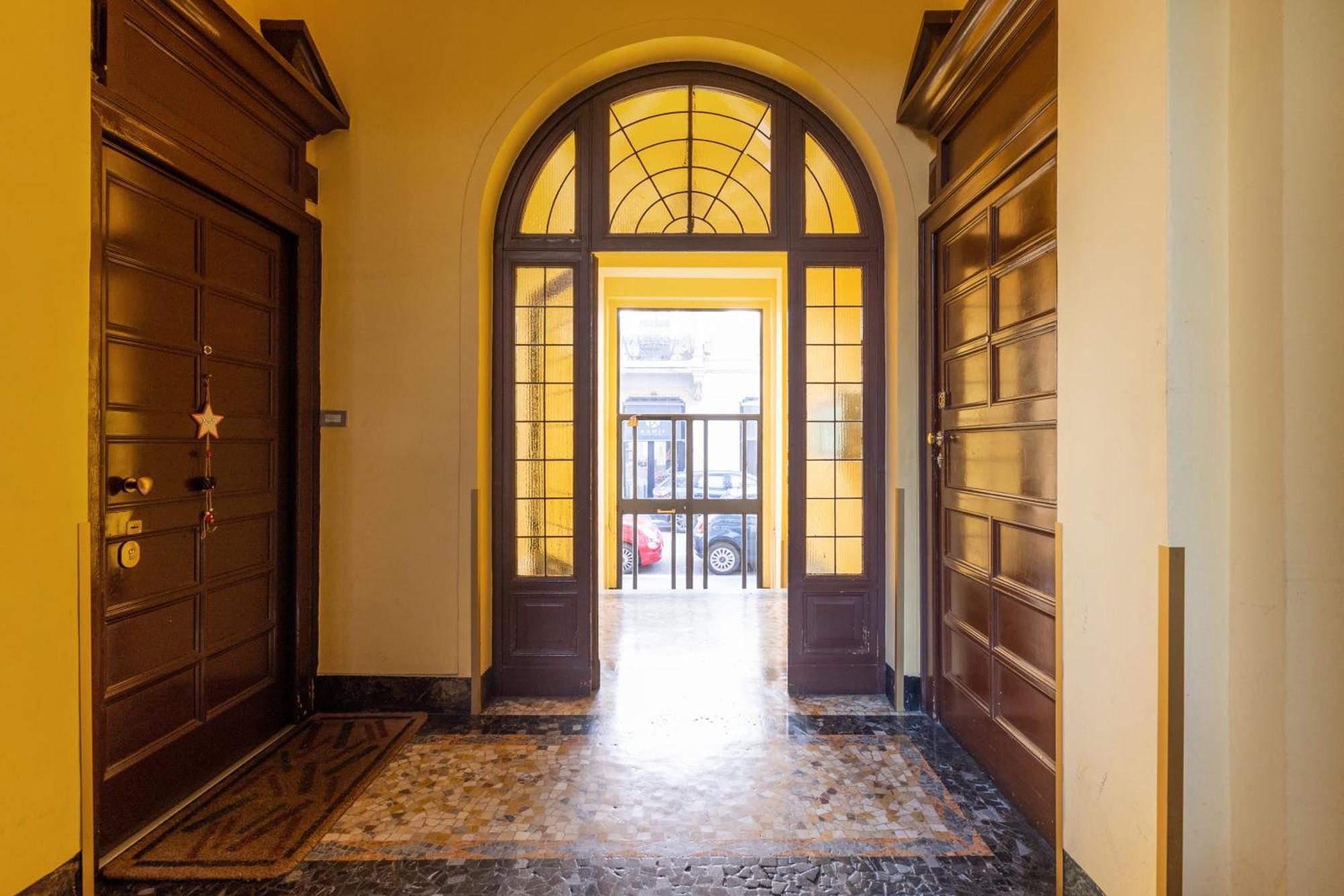 House Of An Artist In The Key Area Of Appartement Milan