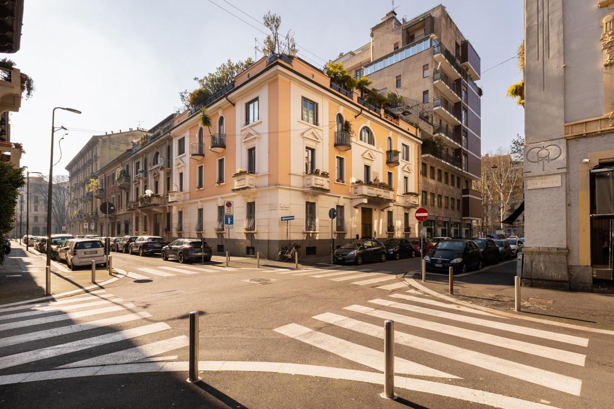 House Of An Artist In The Key Area Of