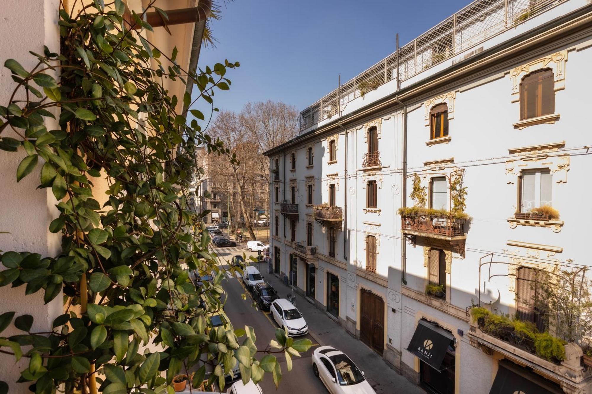 House Of An Artist In The Key Area Of Appartement Milan